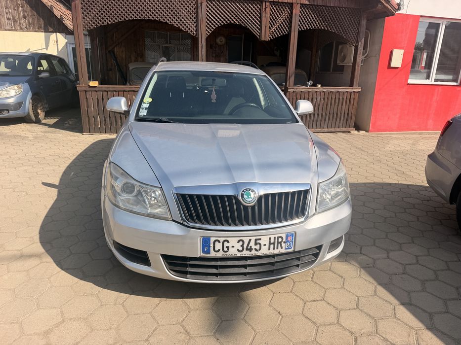 Skoda octavia 1,6 tdi 2012 pret in euro