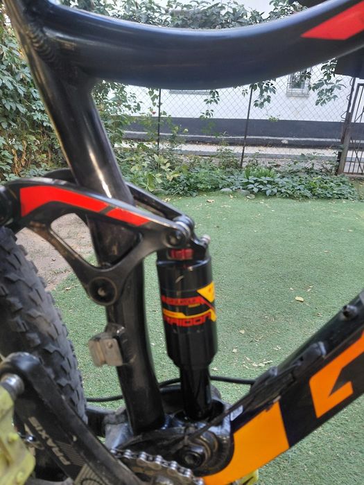 SR Suntour Raidon R 190×51 мм