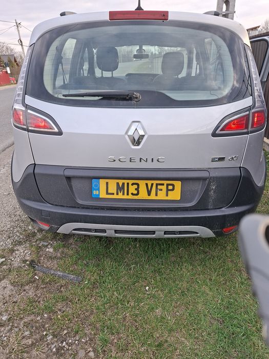 Dezmembrez Renault scenic 3 x mode  motor  1.6 dci.  120000 km reali