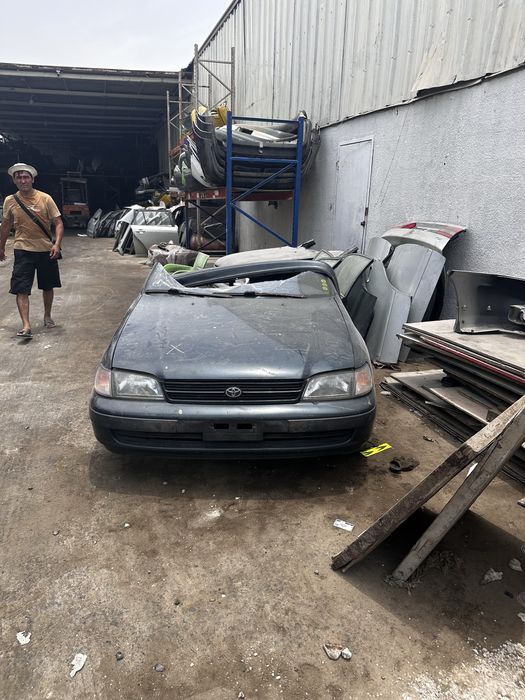 Toyota Karina Е продаю по запчастям