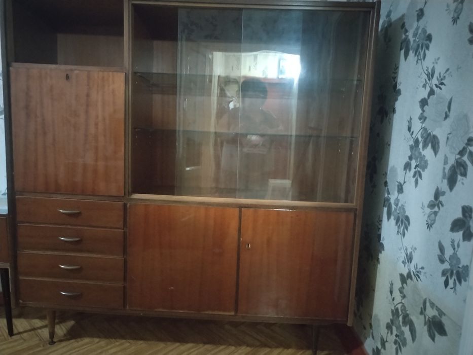 Шкафы для одежды и посуды