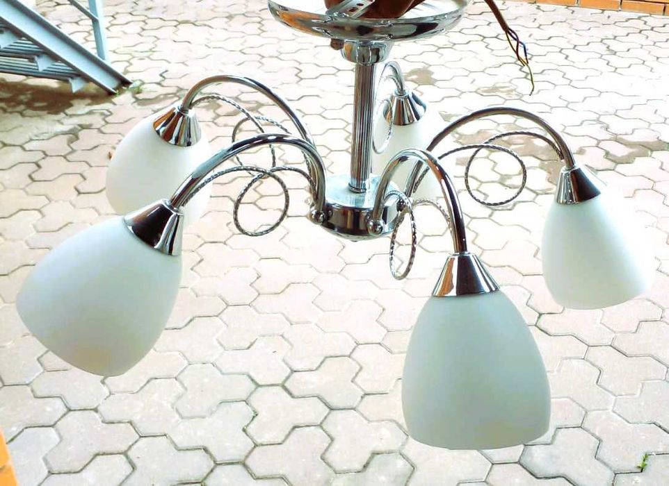 Люстра с 5 плафонами