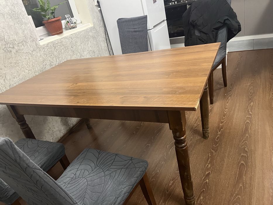 Стол на кухню в нормальном состоянии