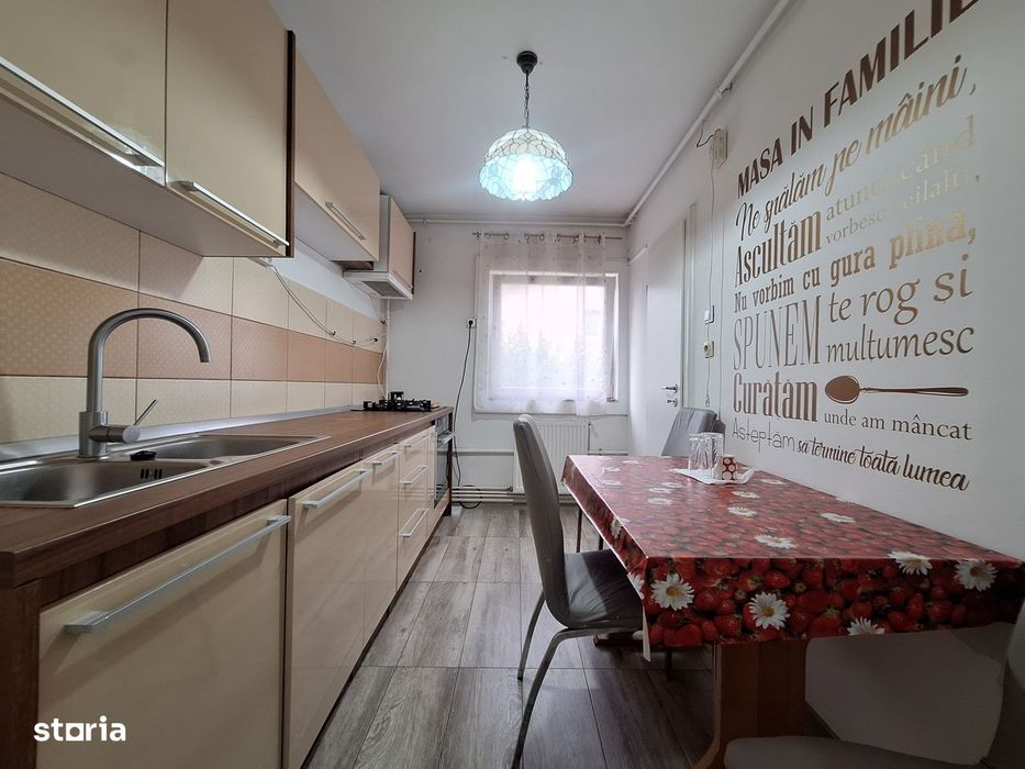 Apartamet 3 camere-67 mp-Etaj 2-Centrala proprie-Mobilat si utilat-Sag — fotografia 1