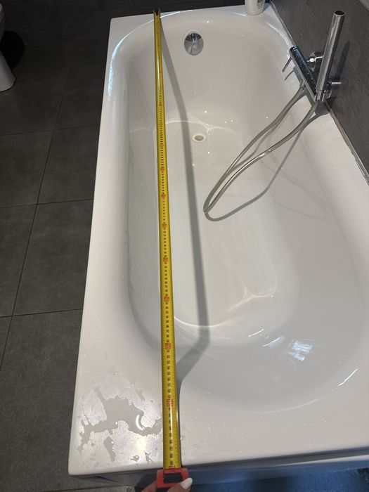 Cada baie, dimensiuni exterior 170*70 cm