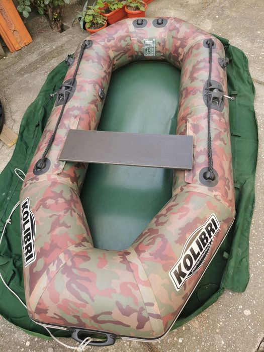 Vând barcă gonflabilă COLIBRI camouflage K 210-C.