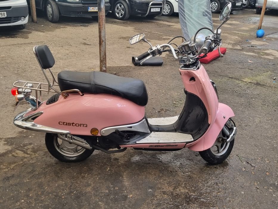 Vând Scoter  kilerbee Custom 49 cmc