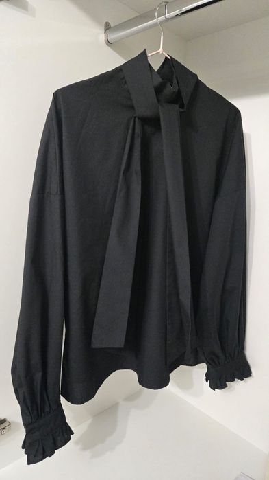 Женская рубашка с длинным воротником