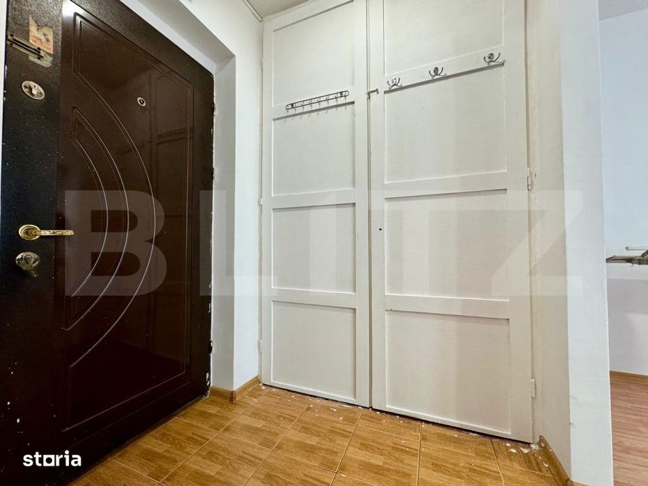Garsoniera cu balcon inchis, etaj 1, zona Rogerius