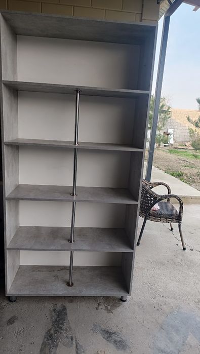 Продам срочно мебель для магазинов