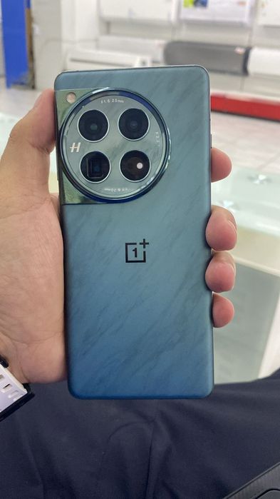 Продам Oneplus 12(12/256) в хорошем состоянии...