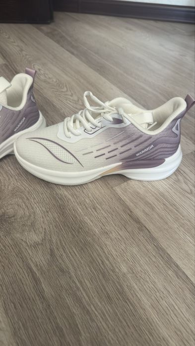 Женские кроссовки warrior 38 размер