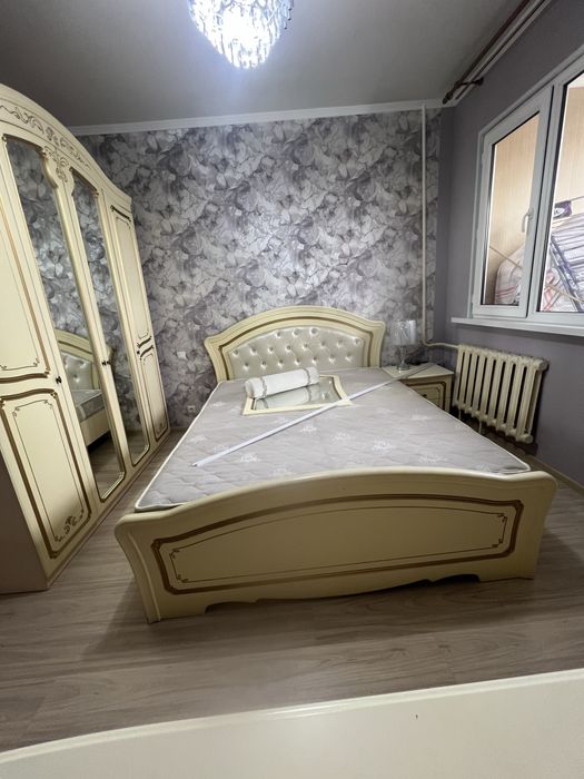 Продам спальный гарнитур