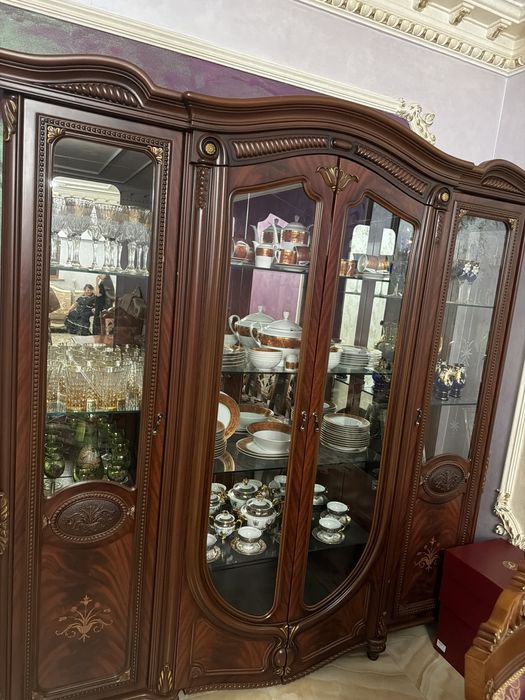 Горка и камод,натуральное дерево