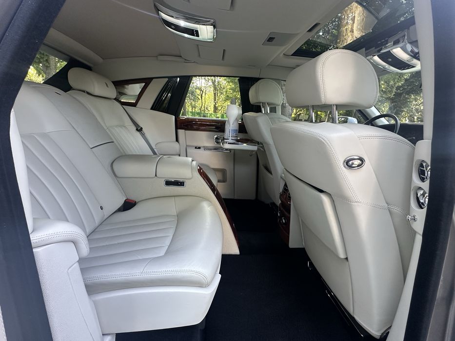 Închirieri limuzina Rolls Royce nunta botez filmari petreceri