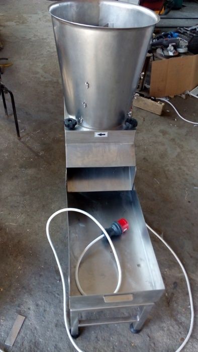 1.Зеленчукорезачка предназначена за настъргване на Кашкавал и др.