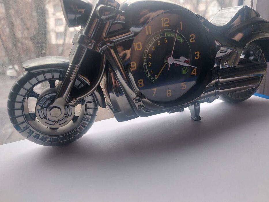 Мотоцикл " Харлей Дэвидсон" часы