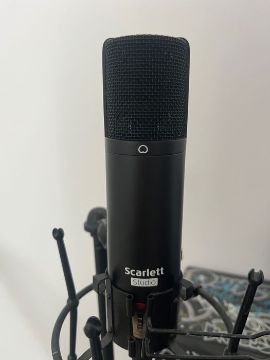 Microfon scarlett
