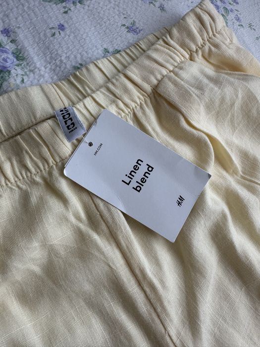 Pantaloni noi cu eticheta H&M