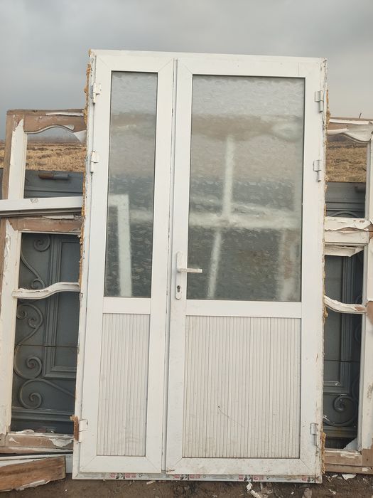 Хар хил размерда акфа ромлар ва Икки табакалик эшик бор