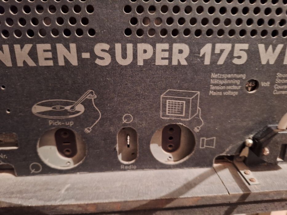 Vând radio vechi Telefunken Super 175 vk