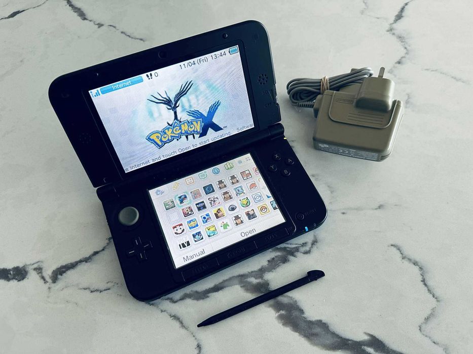 Nintendo 3DS XL Blue с 75 игри Pokemon Zelda Mario Нинтендо