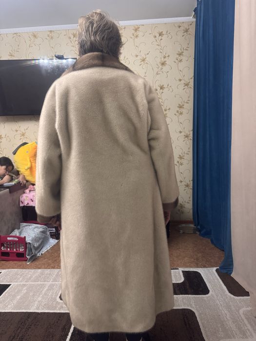 Продается женское пальто из альпаки