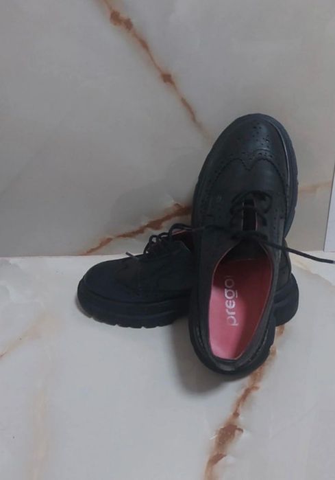 Pantofi de piele