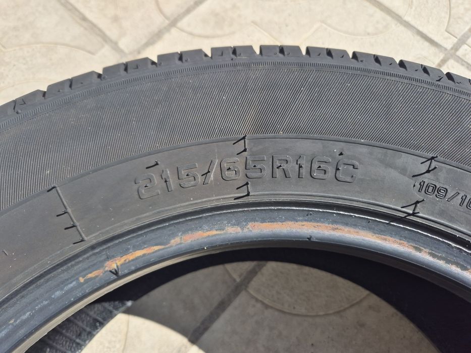 1бр.лятна бусова гума 215/65/16 C