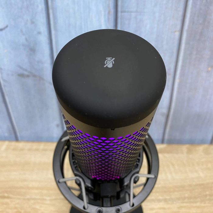 HyperX QuadCast S микрофон