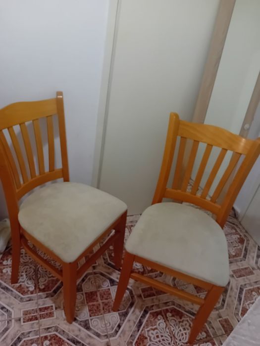 столове дървени с тапицерия