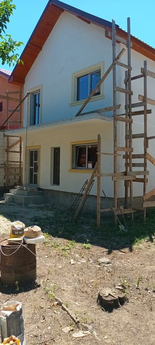 Persoană fizică două vile individuale vânzare kamsas p+1 etaj