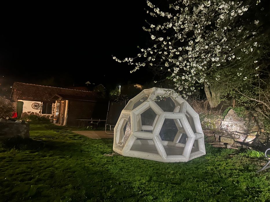 Прозрачна палатка надуваема