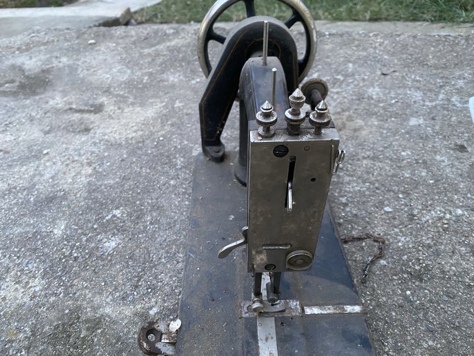 Masina de cusut veche