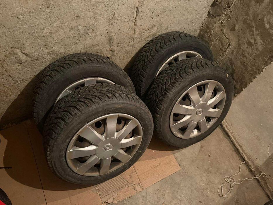 Зимни Гуми (195/55R15 85T) + Стоманени Джанти за РЕНО (Renault)