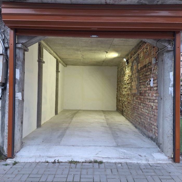 Дава се под наем Гараж / Паркомясто в Варна, Окръжна болница - 20 кв.м за 179.52 € - Снимка #1