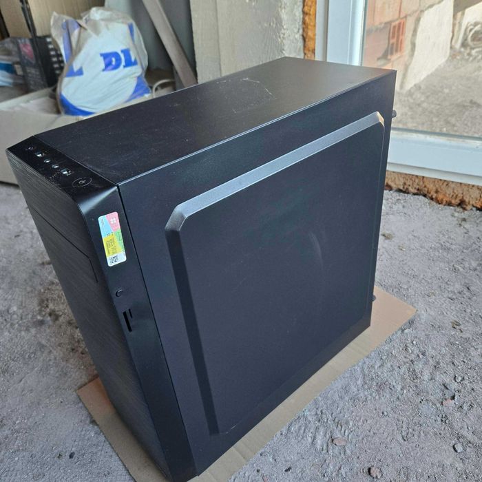 Продавам Компютър