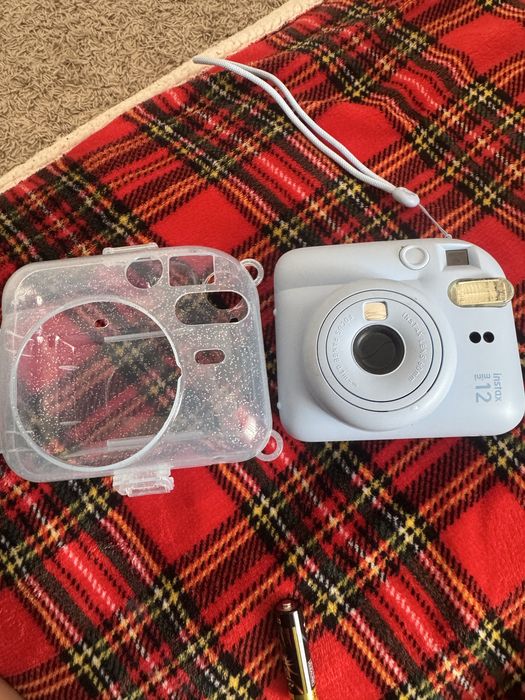 Камера Instax mini 12
