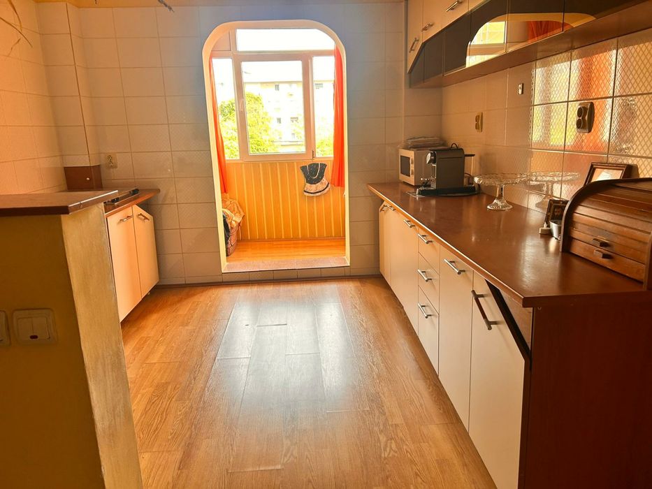 POZITIE EXCELENTA!2 decomandate/ semicentral /etaj 2/centrala/