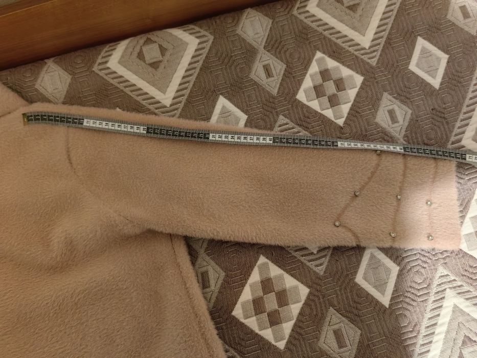 Дълго дамско зимно палто с брошка