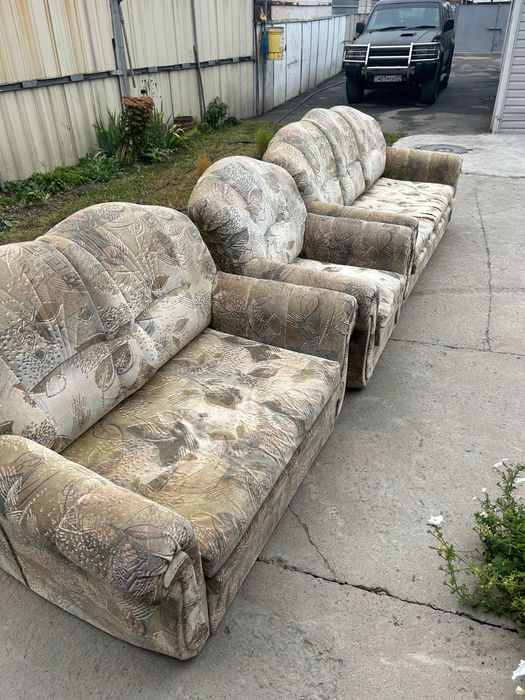 Диван.                            .