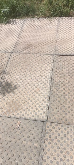 Placi din cauciuc antiderapant pt pardoseli exterioare/interioare