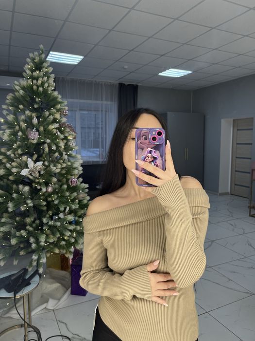 Продам одежду все по 2000 новое
