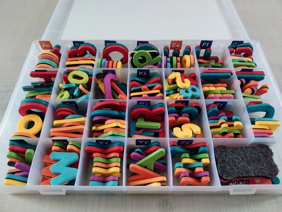Set 253 piese cu litere si cifre magnetice