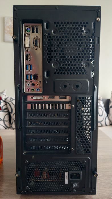 Настолен компютър в отлично състояние