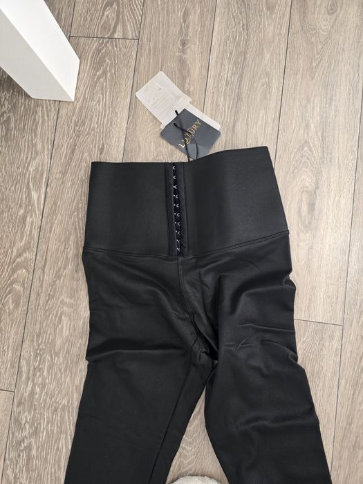 Colanți negri, noi ,cu etichetă