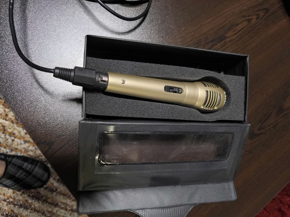 Микрофон с кабел