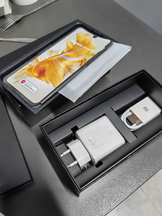 Huawei mate 50 8/256