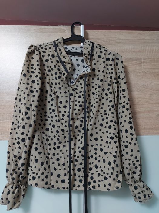 Нова риза, размер S (36) - 15лв.