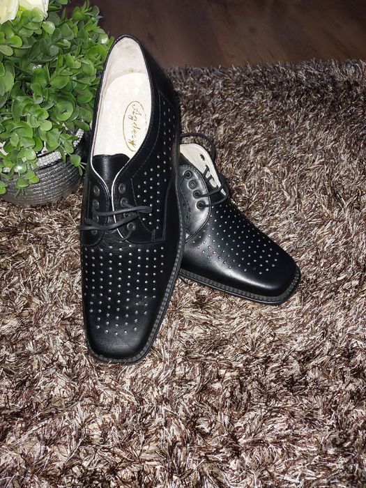 Pantofi piele noi